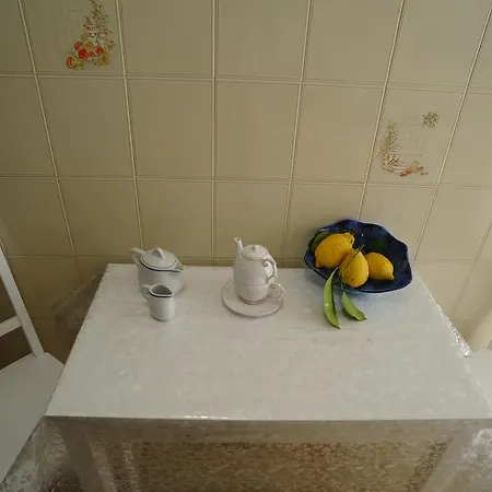 Daniela House * מאיורי